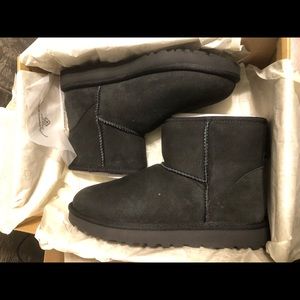 Women’s UGG’s size 9 Mini